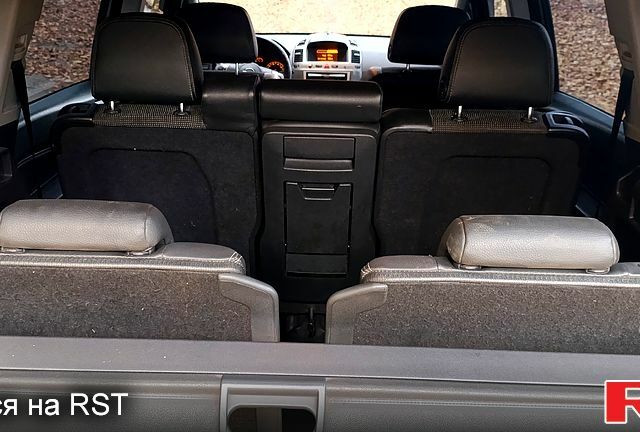 Сірий Опель Зафіра, об'ємом двигуна 1.6 л та пробігом 300 тис. км за 4950 $, фото 12 на Automoto.ua