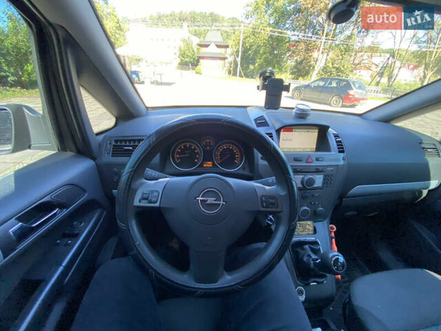 Сірий Опель Зафіра, об'ємом двигуна 1.6 л та пробігом 324 тис. км за 4700 $, фото 5 на Automoto.ua