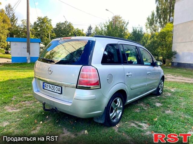 Серый Опель Зафира, объемом двигателя 1.8 л и пробегом 150 тыс. км за 4600 $, фото 2 на Automoto.ua