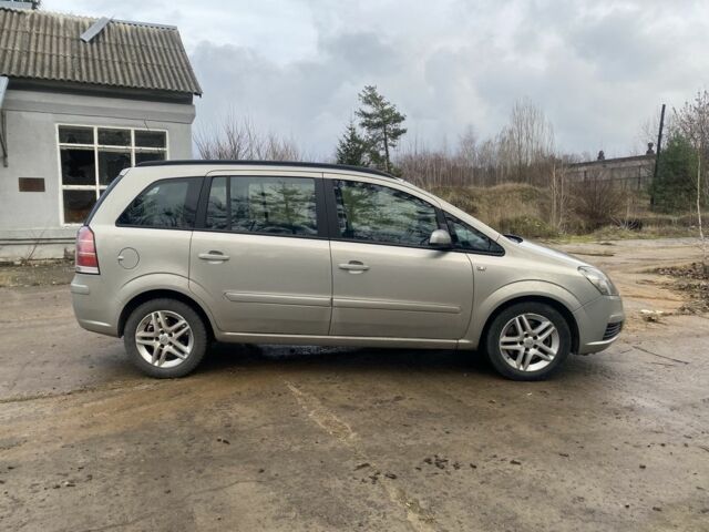 Серый Опель Зафира, объемом двигателя 0 л и пробегом 250 тыс. км за 1950 $, фото 3 на Automoto.ua