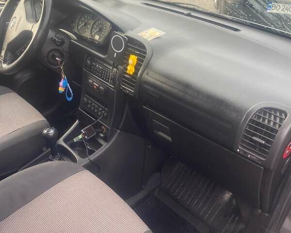 Сірий Опель Зафіра, об'ємом двигуна 1.8 л та пробігом 245 тис. км за 4500 $, фото 7 на Automoto.ua