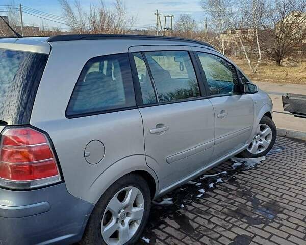 Серый Опель Зафира, объемом двигателя 1.8 л и пробегом 240 тыс. км за 4700 $, фото 6 на Automoto.ua