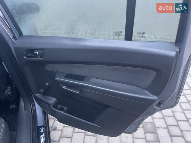 Серый Опель Зафира, объемом двигателя 1.8 л и пробегом 354 тыс. км за 3950 $, фото 16 на Automoto.ua