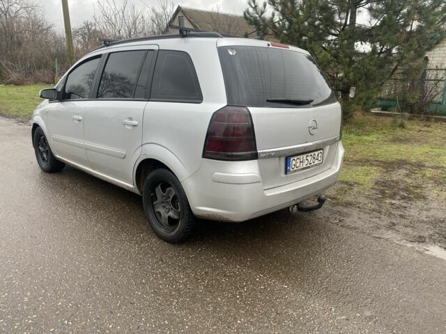 Серый Опель Зафира, объемом двигателя 1.9 л и пробегом 353 тыс. км за 3000 $, фото 2 на Automoto.ua