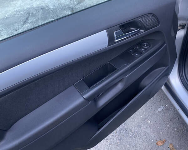 Серый Опель Зафира, объемом двигателя 1.8 л и пробегом 244 тыс. км за 5300 $, фото 16 на Automoto.ua