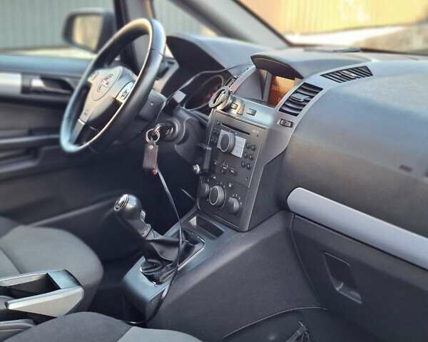 Сірий Опель Зафіра, об'ємом двигуна 1.9 л та пробігом 267 тис. км за 5800 $, фото 31 на Automoto.ua