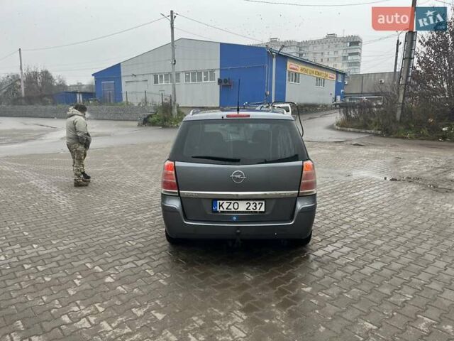 Серый Опель Зафира, объемом двигателя 1.9 л и пробегом 271 тыс. км за 2850 $, фото 10 на Automoto.ua