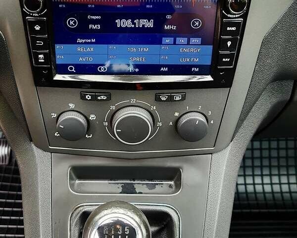 Серый Опель Зафира, объемом двигателя 1.6 л и пробегом 213 тыс. км за 4999 $, фото 32 на Automoto.ua