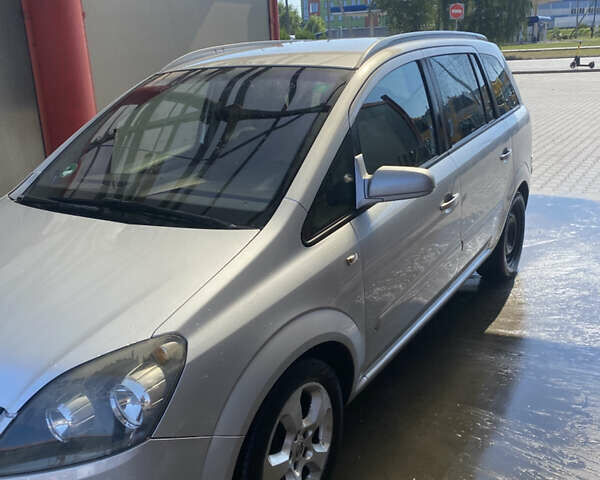 Серый Опель Зафира, объемом двигателя 1.8 л и пробегом 244 тыс. км за 5300 $, фото 18 на Automoto.ua