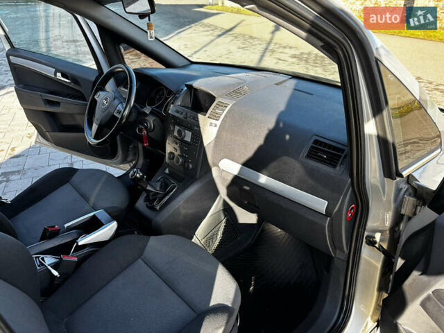 Сірий Опель Зафіра, об'ємом двигуна 1.91 л та пробігом 334 тис. км за 4400 $, фото 26 на Automoto.ua