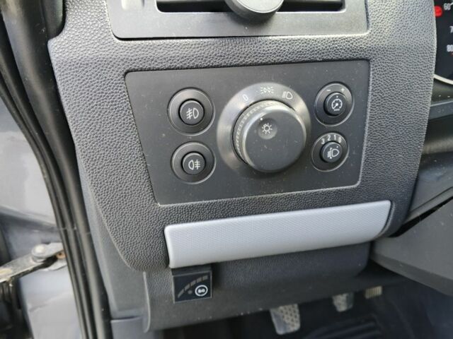 Серый Опель Зафира, объемом двигателя 1.8 л и пробегом 209 тыс. км за 5150 $, фото 11 на Automoto.ua