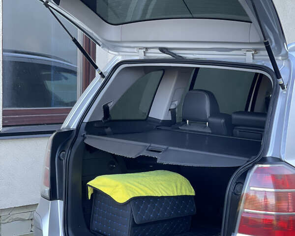 Опель Зафира 2006 в Жовкве на Automoto.ua Серый Опель Зафира, объемом двигателя 1.9 л и пробегом 228 тыс. км за 4999 $, фото 33 на Automoto.ua