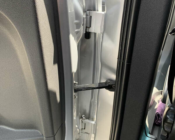 Серый Опель Зафира, объемом двигателя 1.9 л и пробегом 404 тыс. км за 6500 $, фото 29 на Automoto.ua