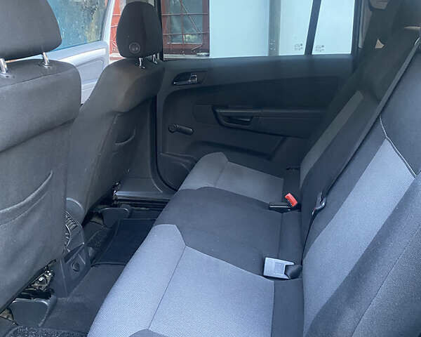 Серый Опель Зафира, объемом двигателя 1.8 л и пробегом 244 тыс. км за 5300 $, фото 19 на Automoto.ua