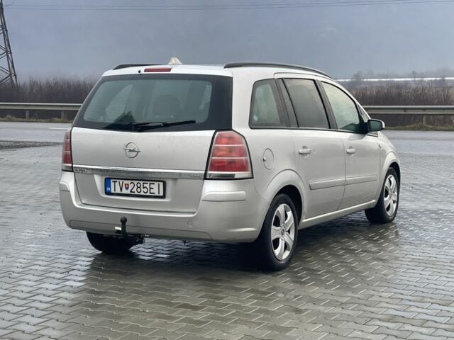 Серый Опель Зафира, объемом двигателя 1.9 л и пробегом 426 тыс. км за 2300 $, фото 4 на Automoto.ua