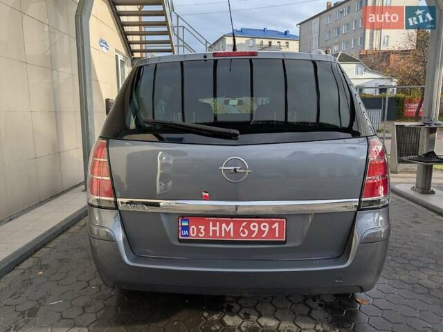 Серый Опель Зафира, объемом двигателя 1.8 л и пробегом 176 тыс. км за 5700 $, фото 4 на Automoto.ua