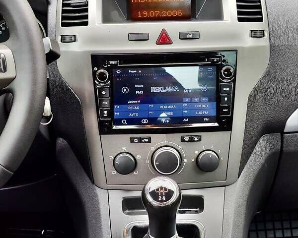 Серый Опель Зафира, объемом двигателя 1.6 л и пробегом 213 тыс. км за 4999 $, фото 31 на Automoto.ua