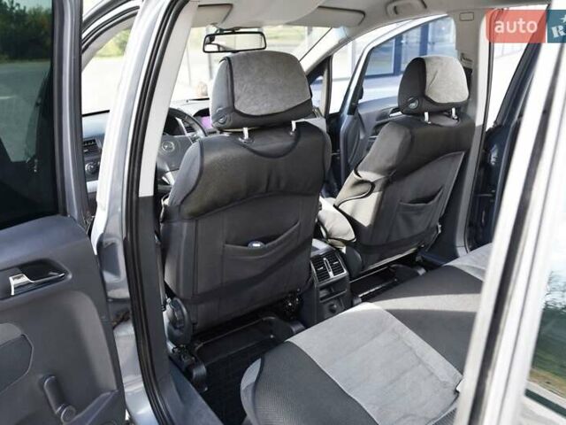 Серый Опель Зафира, объемом двигателя 1.9 л и пробегом 309 тыс. км за 4600 $, фото 20 на Automoto.ua