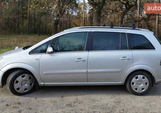 Серый Опель Зафира, объемом двигателя 1.8 л и пробегом 214 тыс. км за 5200 $, фото 5 на Automoto.ua