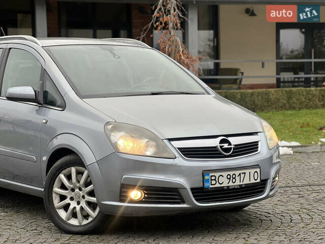 Серый Опель Зафира, объемом двигателя 1.9 л и пробегом 275 тыс. км за 4900 $, фото 6 на Automoto.ua