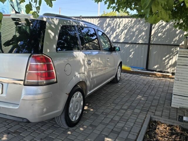 Опель Зафира 2006 в Кривом Роге на Automoto.ua Серый Опель Зафира, объемом двигателя 1.9 л и пробегом 300 тыс. км за 3733 $, фото 3 на Automoto.ua