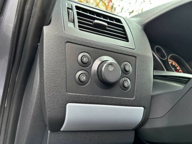 Сірий Опель Зафіра, об'ємом двигуна 1.8 л та пробігом 177 тис. км за 5799 $, фото 16 на Automoto.ua