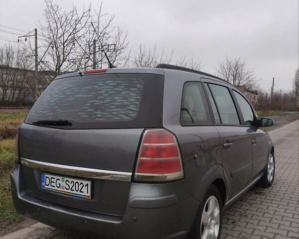 Серый Опель Зафира, объемом двигателя 1.9 л и пробегом 337 тыс. км за 2700 $, фото 7 на Automoto.ua