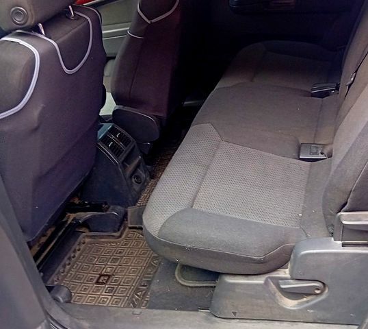 Серый Опель Зафира, объемом двигателя 1.9 л и пробегом 250 тыс. км за 5000 $, фото 2 на Automoto.ua