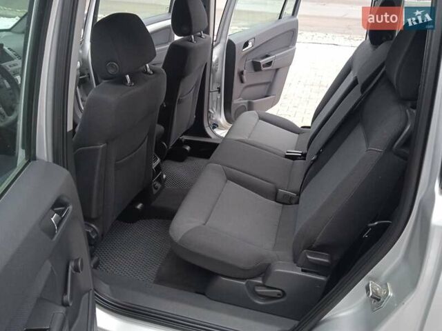 Серый Опель Зафира, объемом двигателя 1.6 л и пробегом 216 тыс. км за 5900 $, фото 17 на Automoto.ua