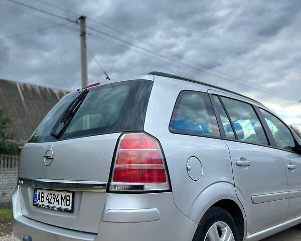 Сірий Опель Зафіра, об'ємом двигуна 1.6 л та пробігом 180 тис. км за 5700 $, фото 6 на Automoto.ua
