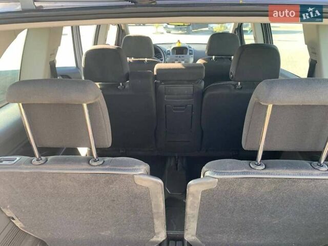 Серый Опель Зафира, объемом двигателя 1.9 л и пробегом 260 тыс. км за 5900 $, фото 27 на Automoto.ua