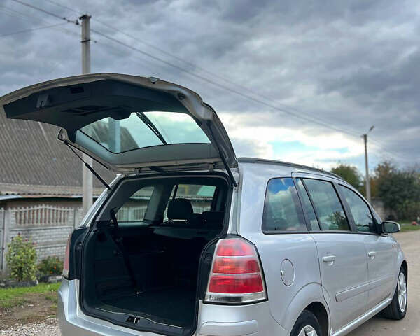 Сірий Опель Зафіра, об'ємом двигуна 1.6 л та пробігом 180 тис. км за 5700 $, фото 15 на Automoto.ua