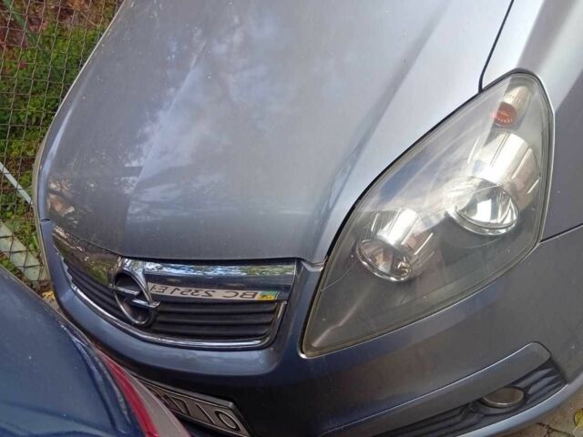 Серый Опель Зафира, объемом двигателя 1.9 л и пробегом 200 тыс. км за 6000 $, фото 2 на Automoto.ua