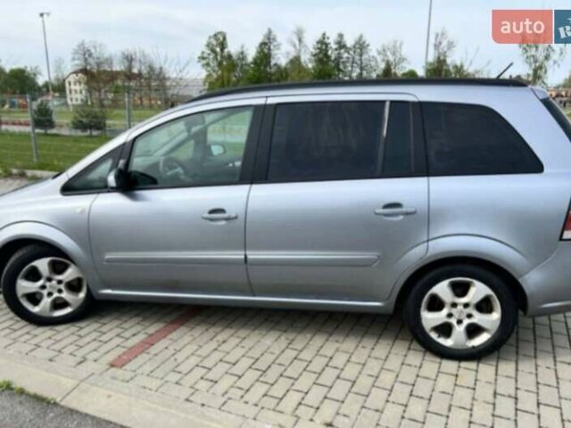 Серый Опель Зафира, объемом двигателя 1.8 л и пробегом 265 тыс. км за 1750 $, фото 4 на Automoto.ua