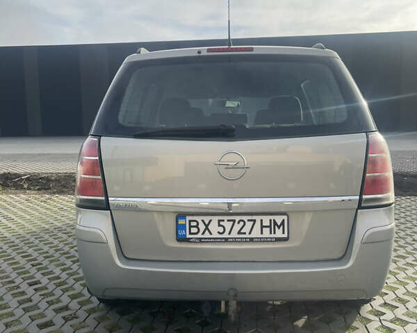 Сірий Опель Зафіра, об'ємом двигуна 1.6 л та пробігом 268 тис. км за 4500 $, фото 2 на Automoto.ua