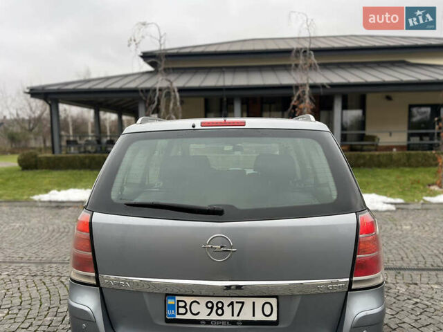 Серый Опель Зафира, объемом двигателя 1.9 л и пробегом 275 тыс. км за 4900 $, фото 13 на Automoto.ua