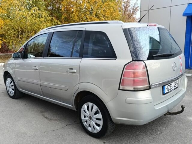 Серый Опель Зафира, объемом двигателя 1.9 л и пробегом 100 тыс. км за 2650 $, фото 3 на Automoto.ua