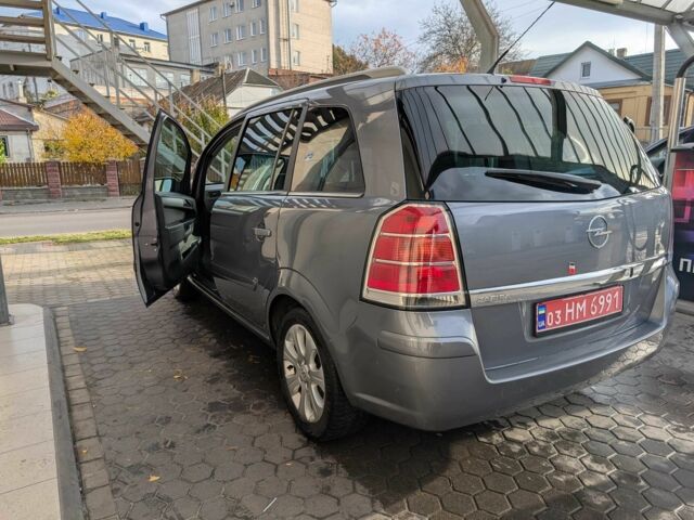 Серый Опель Зафира, объемом двигателя 0 л и пробегом 176 тыс. км за 5500 $, фото 5 на Automoto.ua