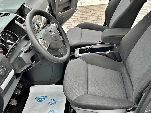 Сірий Опель Зафіра, об'ємом двигуна 1.8 л та пробігом 177 тис. км за 5799 $, фото 12 на Automoto.ua