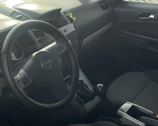 Сірий Опель Зафіра, об'ємом двигуна 1.6 л та пробігом 268 тис. км за 4500 $, фото 4 на Automoto.ua