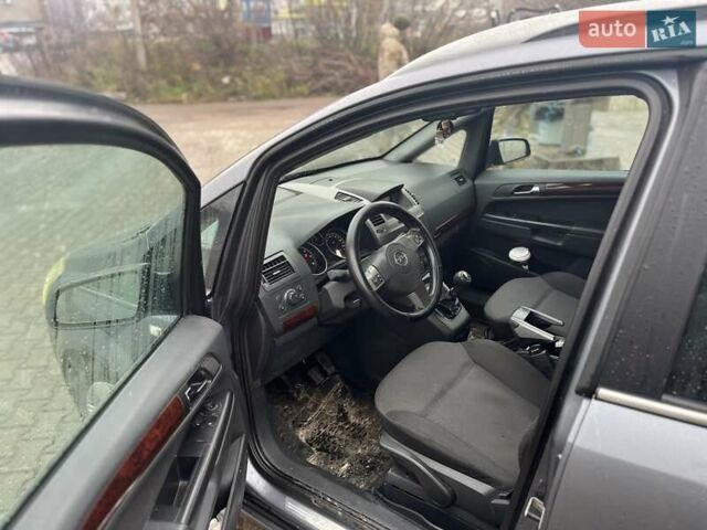 Серый Опель Зафира, объемом двигателя 1.9 л и пробегом 271 тыс. км за 2850 $, фото 6 на Automoto.ua