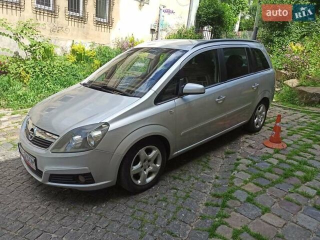 Серый Опель Зафира, объемом двигателя 1.9 л и пробегом 284 тыс. км за 4900 $, фото 9 на Automoto.ua