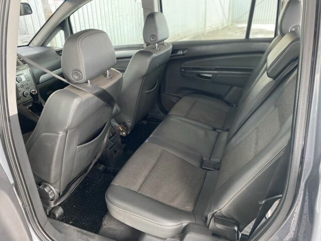 Сірий Опель Зафіра, об'ємом двигуна 1.9 л та пробігом 260 тис. км за 4200 $, фото 3 на Automoto.ua