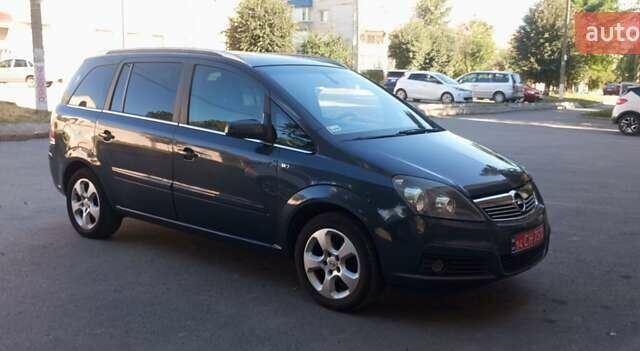 Серый Опель Зафира, объемом двигателя 1.8 л и пробегом 232 тыс. км за 5400 $, фото 1 на Automoto.ua