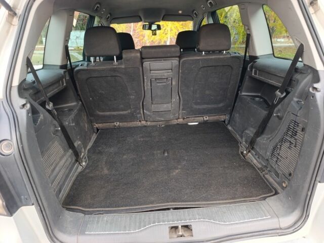 Серый Опель Зафира, объемом двигателя 1.9 л и пробегом 100 тыс. км за 2650 $, фото 6 на Automoto.ua