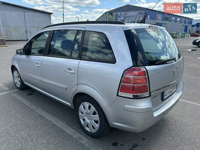 Серый Опель Зафира, объемом двигателя 1.6 л и пробегом 217 тыс. км за 5500 $, фото 15 на Automoto.ua