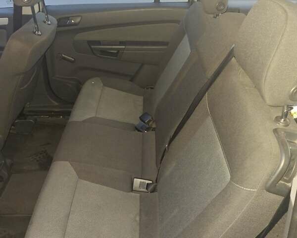 Серый Опель Зафира, объемом двигателя 1.8 л и пробегом 246 тыс. км за 5600 $, фото 9 на Automoto.ua