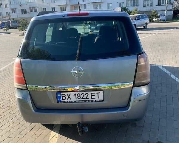 Серый Опель Зафира, объемом двигателя 1.9 л и пробегом 260 тыс. км за 5900 $, фото 7 на Automoto.ua