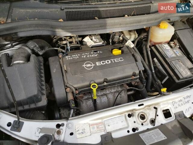 Серый Опель Зафира, объемом двигателя 1.8 л и пробегом 214 тыс. км за 5200 $, фото 31 на Automoto.ua