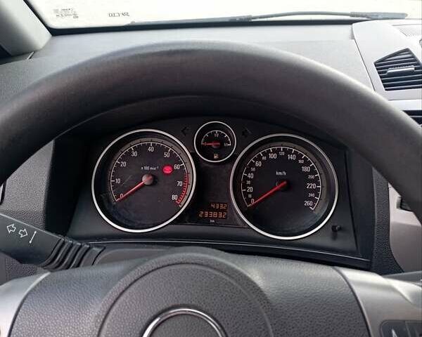 Сірий Опель Зафіра, об'ємом двигуна 2.2 л та пробігом 234 тис. км за 4800 $, фото 20 на Automoto.ua